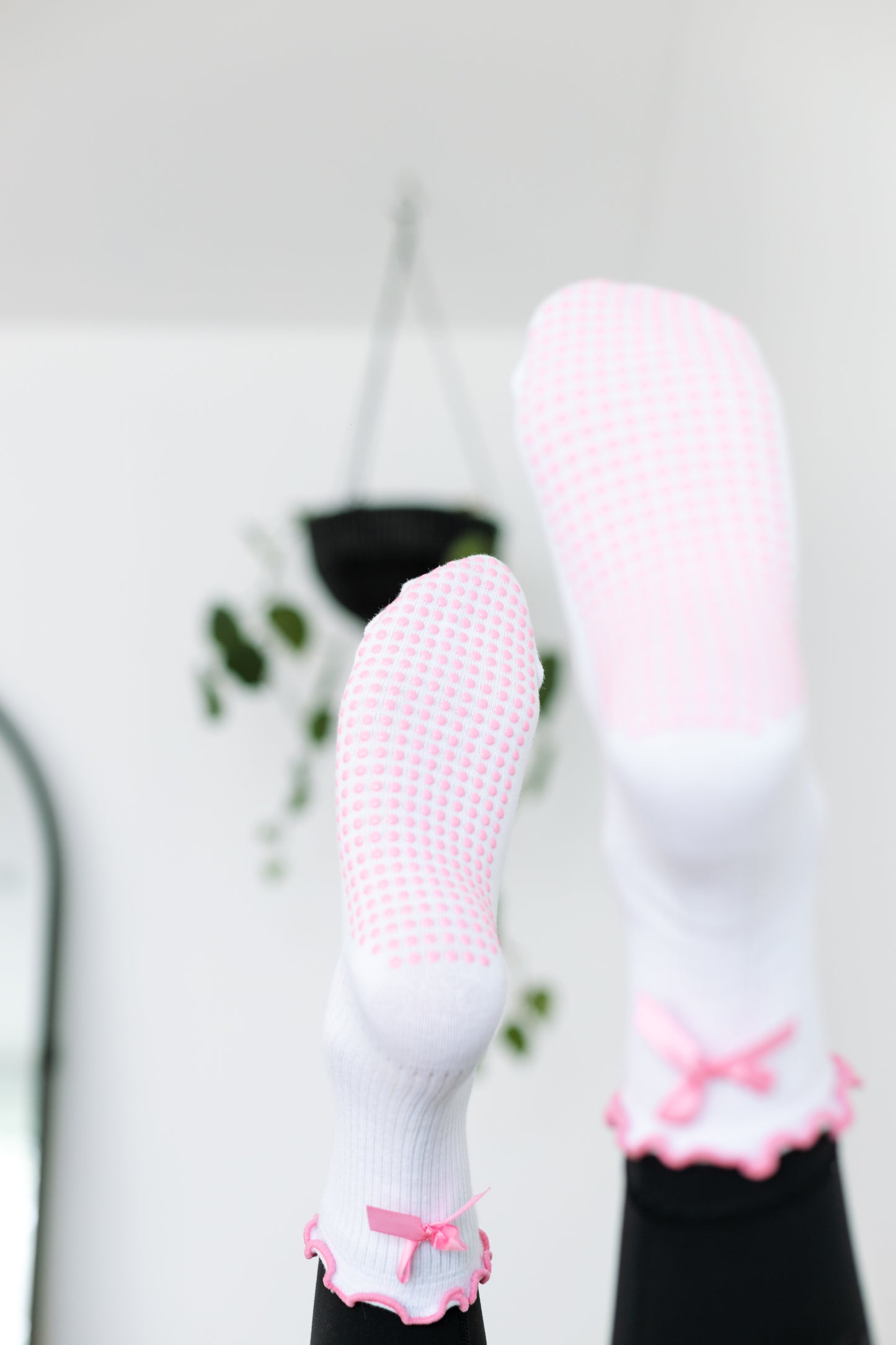 'All Frills' Ribbed Crew Socks - White